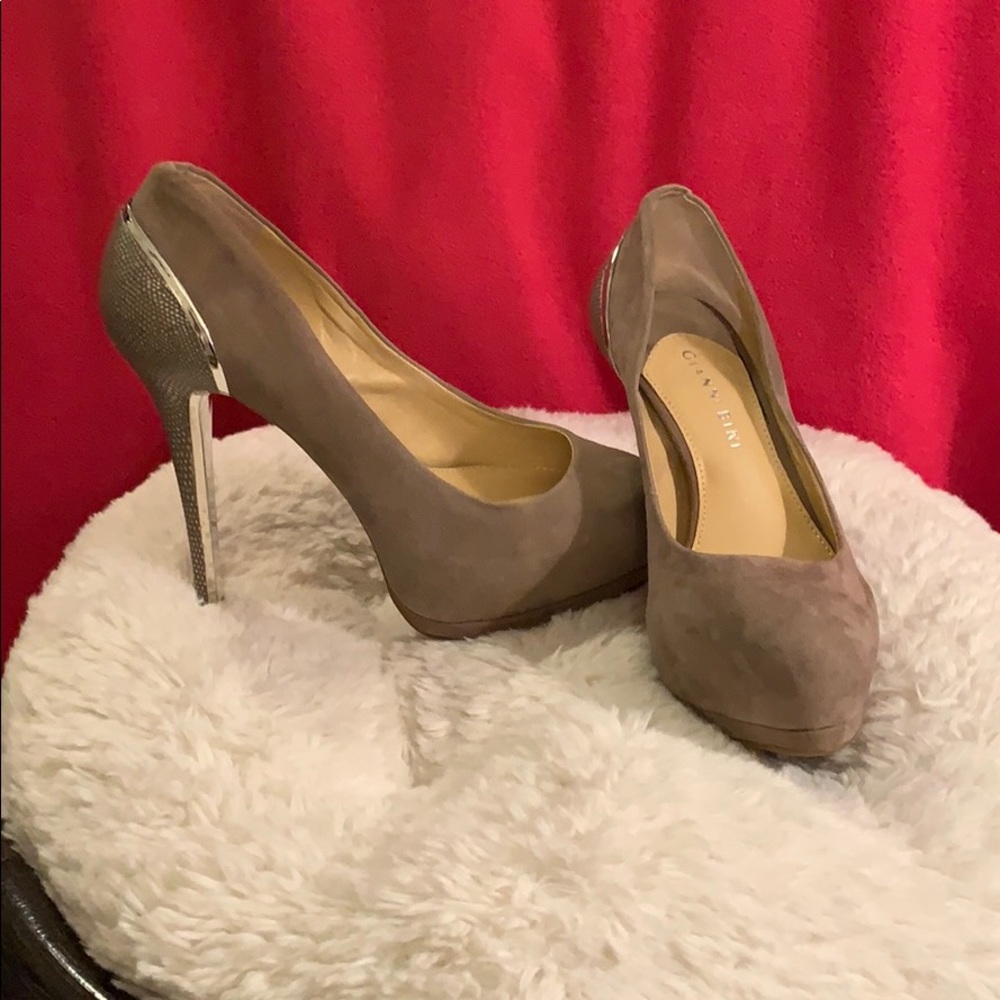 Gianni Bini Tan Suede Heels